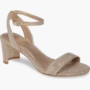 NWT Pelle Moda Moira Sandal, platinum gold, size 7.5